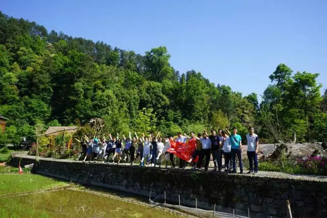 古樸安靜的侗家小寨擁有一座花橋，四座鼓樓